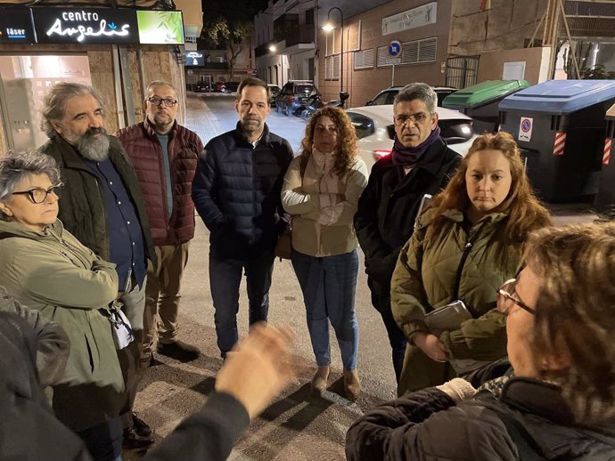 Regidores del PSIB en el Ayuntamiento de Palma reunidos con representantes de organizaciones sociales de El Molinar.