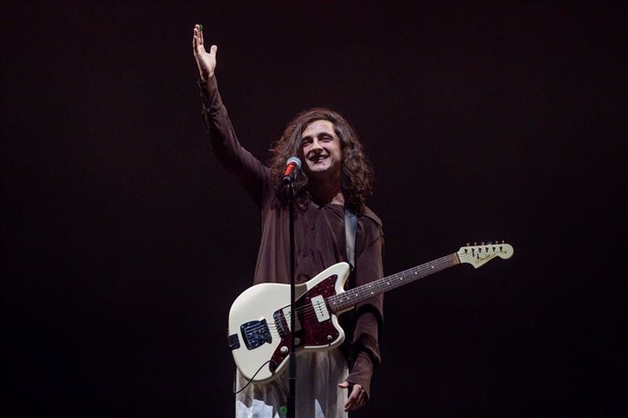 El grupo musical, Arde Bogotá durante su actuación en el WiZink Center, a 13 de diciembre de 2024