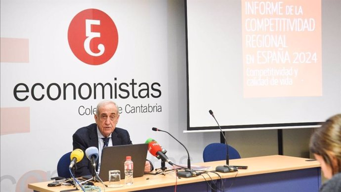 Fernando García, presidente del Colegio de Economistas de Cantabria