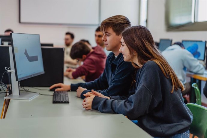 La Escuela Universitaria Salesiana de Sarrià incrementa un 5,5% la partida de becas para el curso 2024-2025 