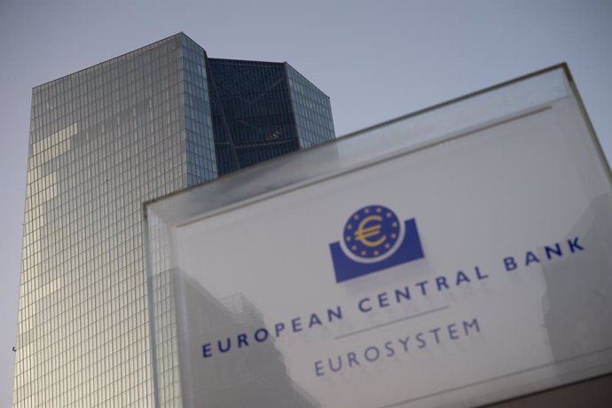 Archivo - FILED - 24 May 2023, Hesse, Frankfurt/Main: A view of the European Central Bank (ECB) building. Photo: Sebastian Gollnow/dpa