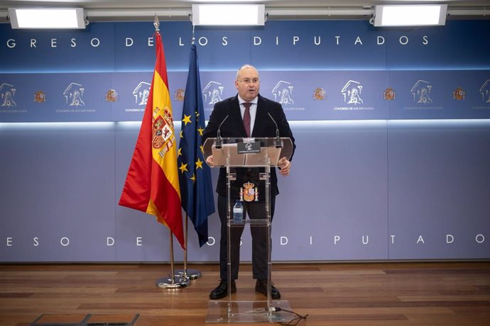 El portavoz del PP en el Congreso, Miguel Tellado, durante una rueda de prensa posterior a la Junta de Portavoces, en el Congreso de los Diputados, a 17 de diciembre de 2024, en Madrid (España).