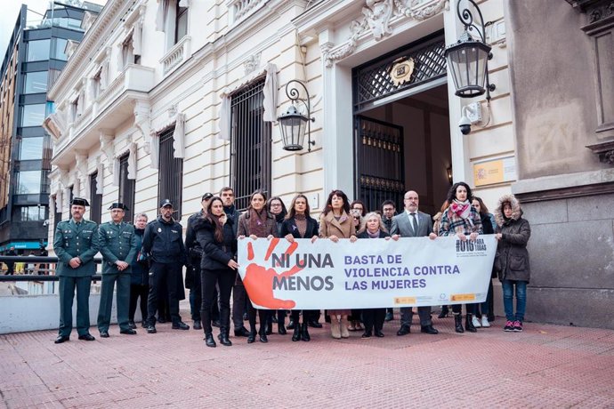 Un minuto de silencio convocado por la Delegación del Gobierno en Madrid por el último caso de violencia de género en Mallorca, a 12 de diciembre de 2024, en Madrid (España). 
