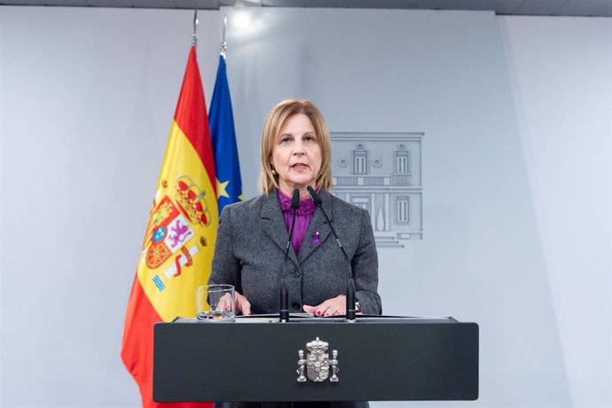 La presidenta de la Federación de Municipios y Provincias (FEMP) y alcaldesa de Jerez, María José García- Pelayo, durante una rueda de prensa tras una reunión, en el Complejo de la Moncloa, a 25 de noviembre de 2024, en Madrid (España). Esta reunión, soli