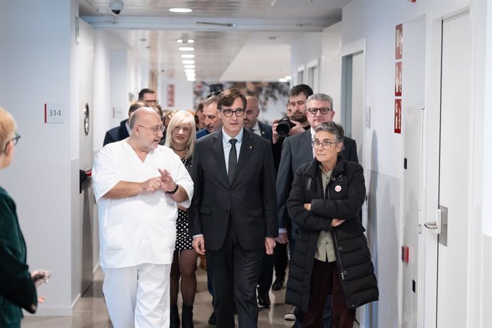 El president de la Generalitat, Salvador Illa, visita l'Hospital Evangèlic de Barcelona 