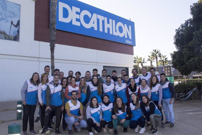 Decathlon abre de nuevo las puertas de su tienda en Aldaia, situada en el centro comercial Bonaire.