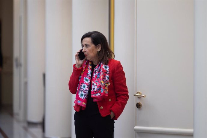 La ministra de Defensa, Margarita Robles, a su llegada a una sesión de control al Gobierno, en el Senado, a 17 de diciembre de 2024, en Madrid (España). 