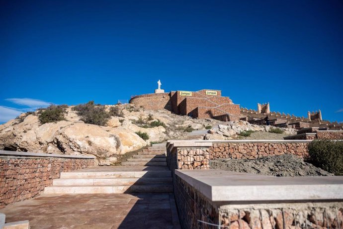 Archivo - Vista del mirador del Cerro de San Cristóbal en Almería.