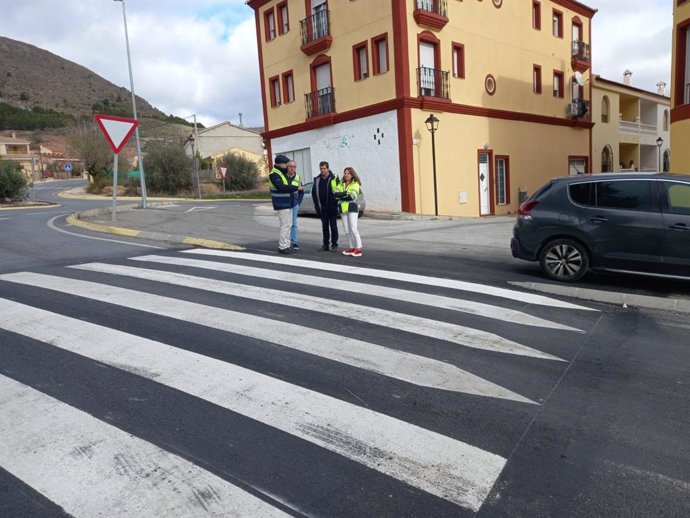 Uno de los pasos de peatones sobreelevados en Oria (Almería).