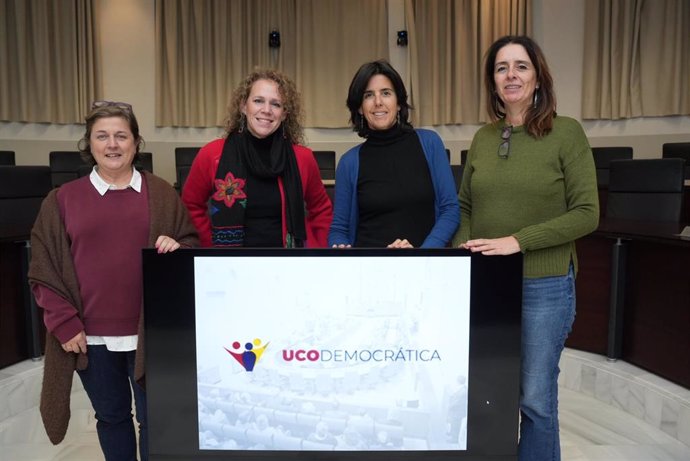 Participantes en 'Ucodemocrática'