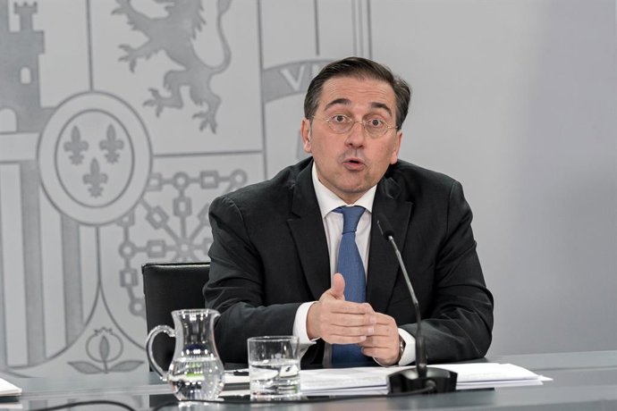 El ministro de Asuntos Exteriores, Unión Europea y Cooperación, José Manuel Albares, durante una rueda de prensa posterior a la reunión del Consejo de Ministros, en el Palacio de La Moncloa, a 10 de diciembre de 2024, en Madrid (España). El Gobierno ha ap