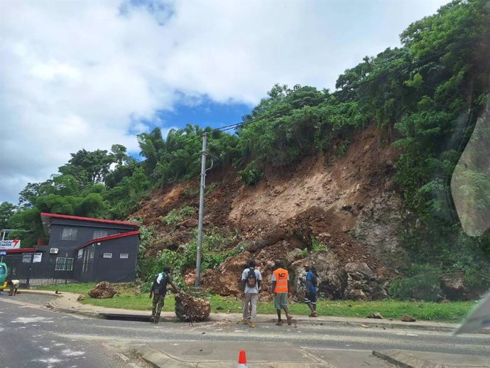 Deslizamiento de teirra tras el terremoto que ha afectado a la capital de Vanuatu, Port Vila