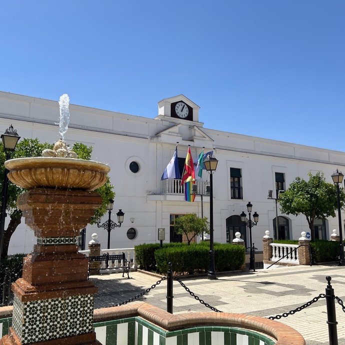 Archivo - Fachada del Ayuntamiento de El Viso del Alcor (Imagen de archivo)