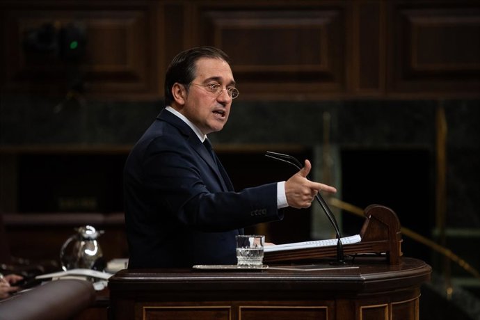El ministro de Asuntos Exteriores, Unión Europea y Cooperación, José Manuel Albares, interviene durante una sesión plenaria, en el Congreso de los Diputados, a 28 de noviembre de 2024, en Madrid (España). Durante el pleno, han hablado de la relación con