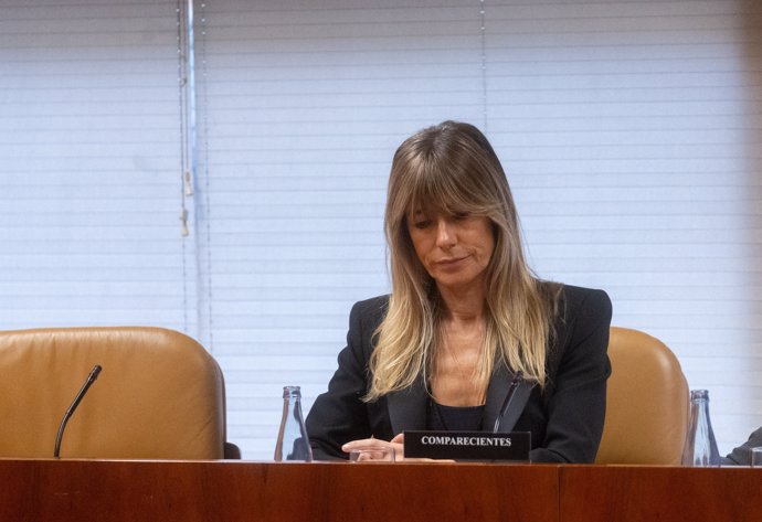 La mujer del presidente del Gobierno, Begoña Gómez, durante la Comisión de Investigación sobre programas de cátedras y postgrados de la Universidad Complutense de Madrid y empresas financiadoras, en la Asamblea de Madrid, a 13 de noviembre de 2024, en 