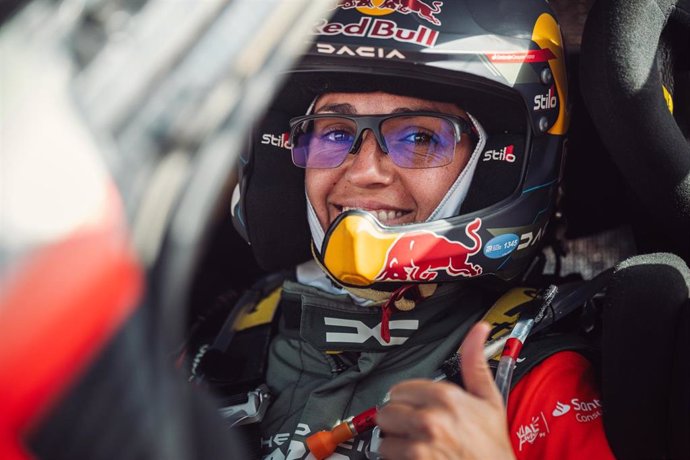 Archivo - La piloto española Cristina Gutiérrez, del equipo Dacia Sandriders, en el Rally de Marruecos 2024.