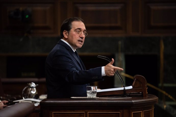 El ministro de Asuntos Exteriores, Unión Europea y Cooperación, José Manuel Albares, interviene durante una sesión plenaria, en el Congreso de los Diputados, a 28 de noviembre de 2024, en Madrid (España). Durante el pleno, han hablado de la relación con l