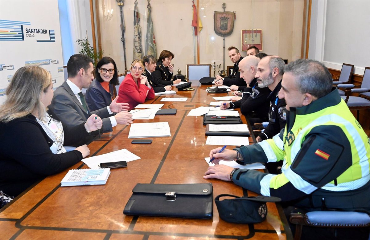 Ayuntamiento de Santander y Delegación acuerdan un dispositivo de seguridad para Navidad