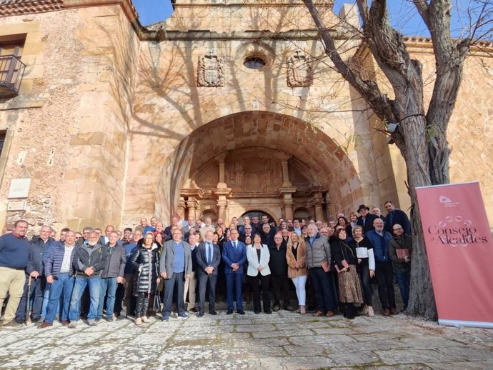 Foto de familia de los alcaldes de Soria en el Consejo de Alcaldes de la Diputación