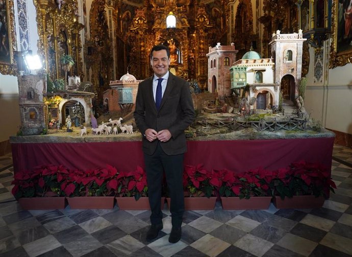 El presidente de la Junta de Andalucía, Juanma Moreno, ha inaugurado este miércoles el portal de Belén del Palacio de San Telmo de Sevilla