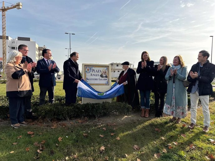 Inauguración de la plaza Ángel Ballesteros.