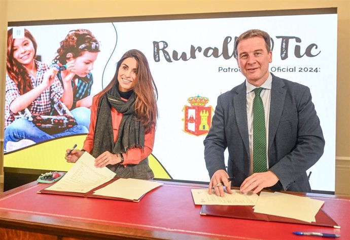 Firma del convenio entre Asti y Diputación de Burgos.