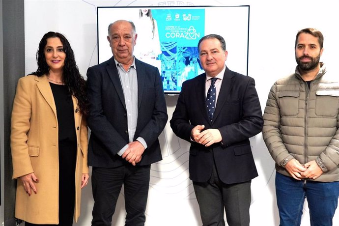 Presentación de la campaña 'Compra en el pequeño comercio, compra con el corazón'.