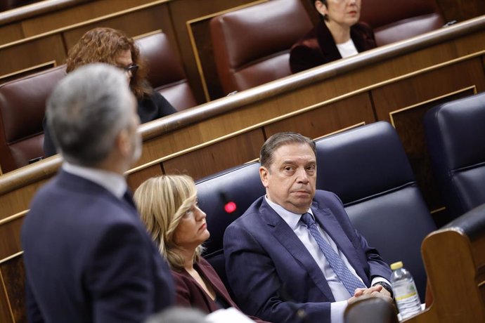 El ministro de Agricultura, Pesca y Alimentación, Luis Planas, durante una sesión de control al Gobierno, en el Congreso de los Diputados, a 18 de diciembre de 2024, en Madrid (España). 