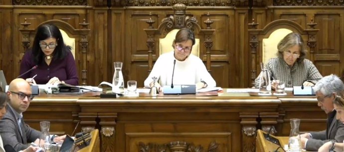 La alcaldesa de Gijón, Carmen Moriyón (Foro), preside el Pleno Municipal de Gijón.