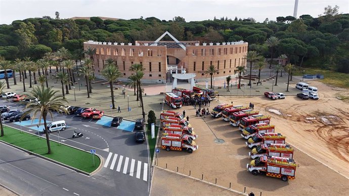 Presentación de la incorporación de 14 vehículos al servicio del Consorcio Provincial de Bomberos de Huelva.