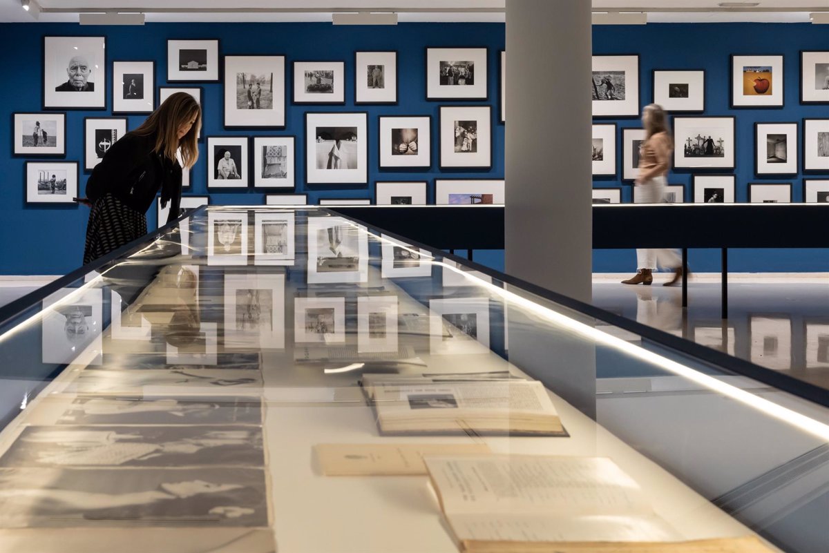 El Ivam Expone Por Primera Vez El Legado De Gabriel Cuallad Historia De La Fotograf A Del