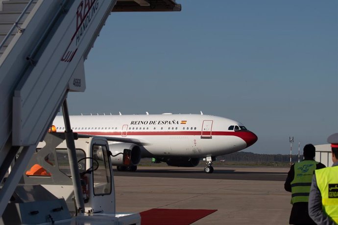 Archivo - El avión presidencial, Falcon, a su llegada al Aeropuerto Internacional Mohammed V, a 1 de febrero de 2023, en Rabat (Marruecos). Sánchez viaja a Marruecos para participar en la XII Reunión de Alto Nivel Marruecos-España, que comienza hoy y term