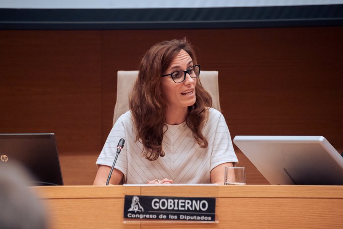 La ministra de Sanidad, Mónica García, comparece a petición propia en la Comisión de Sanidad para hacer balance de la legislatura, en el Congreso de los Diputados, a 18 de diciembre de 2024, en Madrid (España).