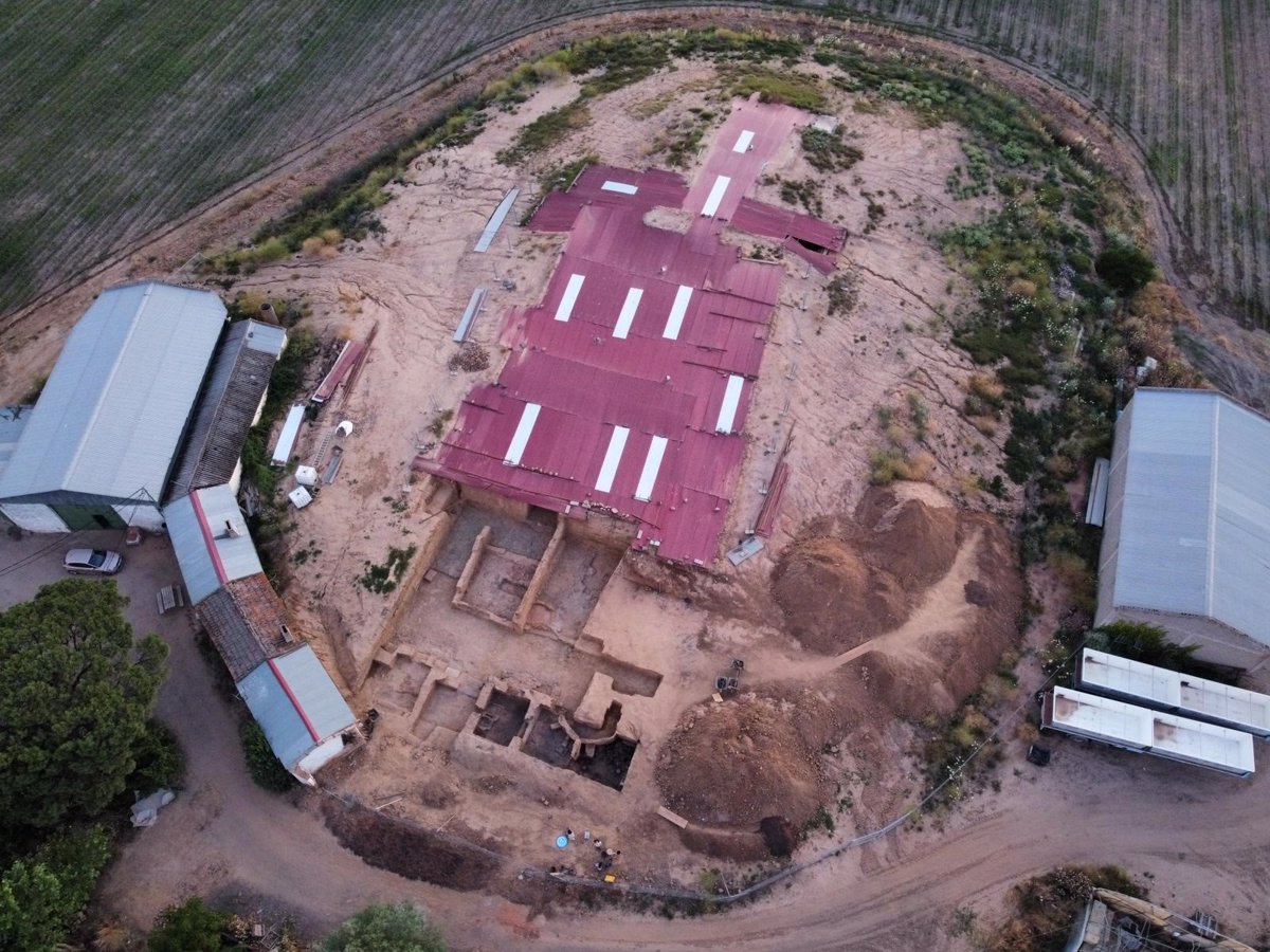 La Junta adquiere los terrenos circundantes al yacimiento arqueológico de Casas del Turuñuelo para ampliar su protección