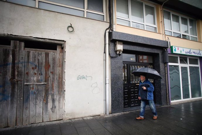 Portal de la vivienda en la que han tenido lugar los hechos.