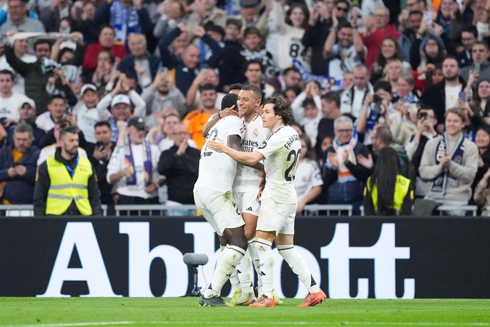 El delantero Kylian Mbappé celebra un gol con el Real Madrid.