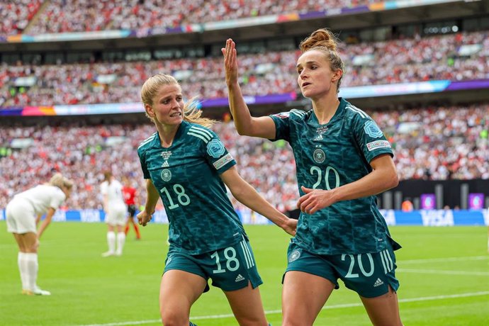 Archivo - Lina Magull of Germany Women scores a goal and celebrates 1-1 during the UEFA Women's Euro 2022, Final football match between England and Germany on July 31, 2022 at Wembley Stadium in London, England - Photo Nigel Keene / ProSportsImages / DPPI