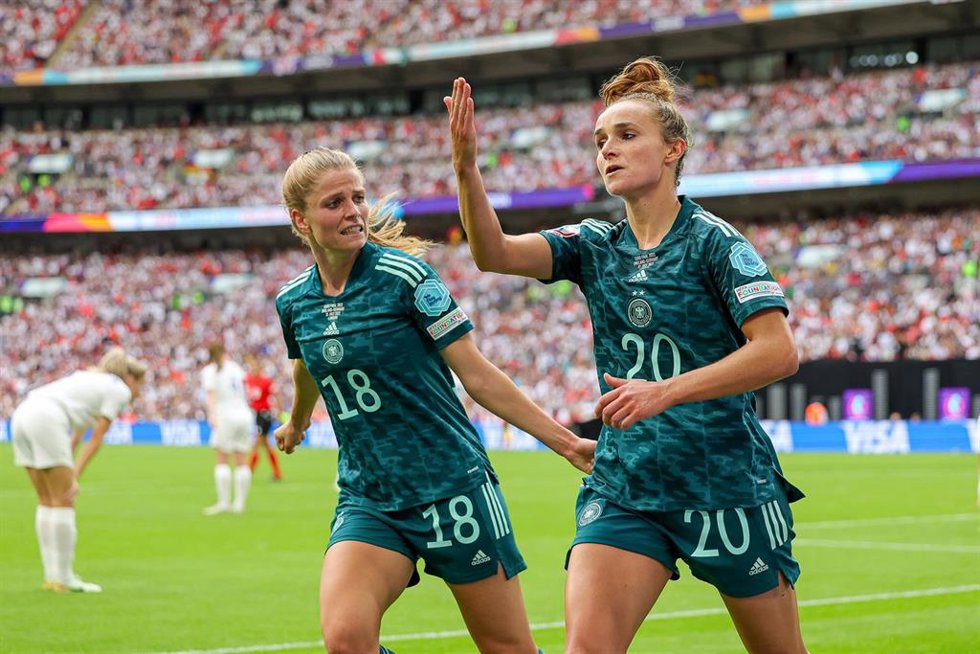 Archivo - Lina Magull of Germany Women scores a goal and celebrates 1-1 during the UEFA Women's Euro 2022, Final football match between England and Germany on July 31, 2022 at Wembley Stadium in London, England - Photo Nigel Keene / ProSportsImages / DP