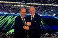 Rafael Louzán se reúne en Catar con el presidente de la FIFA