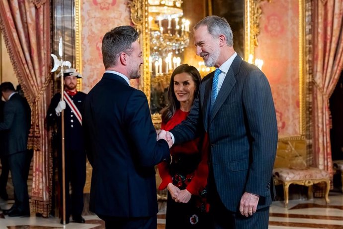 Los Reyes presiden la reunión del patronato de la Fundación Princesa de Girona