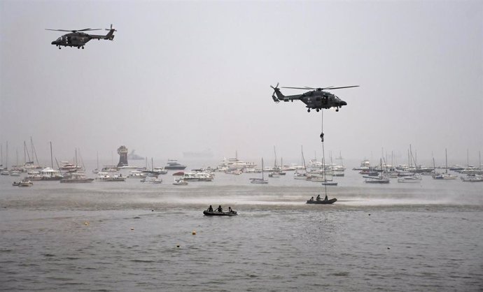 Maniobras de entrenamiento de la Marina de India en Mumbai