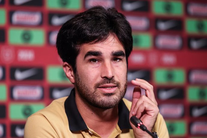 Archivo - Pere Romeu, head coach of FC Barcelona Femenino attends his press conference during the training day of FC Barcelona ahead the UEFA Women’s Champions League, football match against SKN St. Polten at Ciudad Esportiva Joan Gamper on November 11, 2