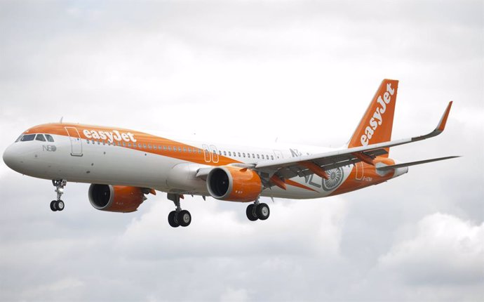 Archivo - Avión de easyJet.