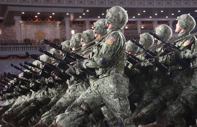 Archivo - Imagen de archivo de un desfile militar en Corea del Norte