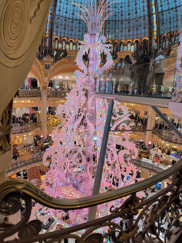 Arbol de Navidad en Galerias Lafayette en Paris