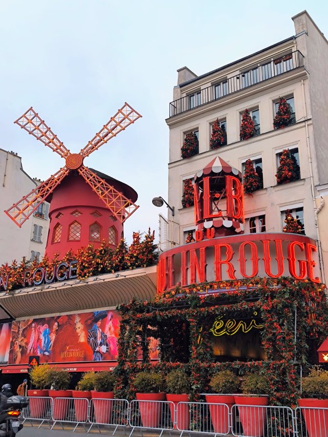 Moline Rouge Navidad en París