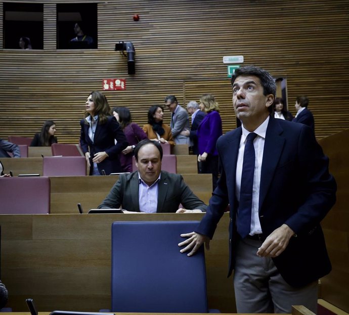 El 'president' de la Generalitat en el pleno de Les Corts