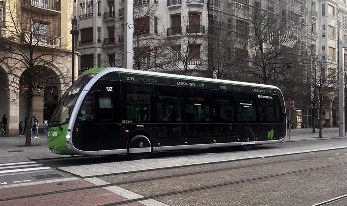 Archivo - Autobús eléctrico, Zaragoza, bus, urbano, transporte público