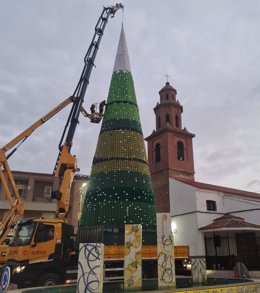 Árbol de croché más grande del mundo en Cazalegas.