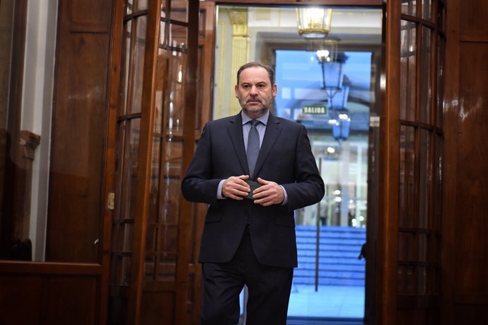 El diputado del Grupo Mixto, José Luis Ábalos, a su llegada a un pleno en el Congreso de los Diputados, a 19 de diciembre de 2024, en Madrid (España).